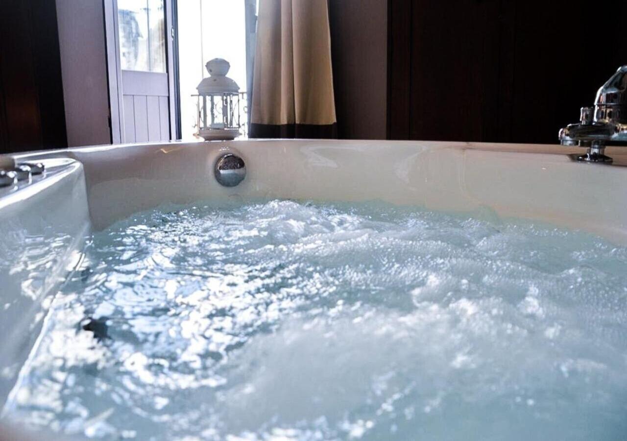 Wineexperience- Wine&Jacuzzi Suite Lecce Exterior foto