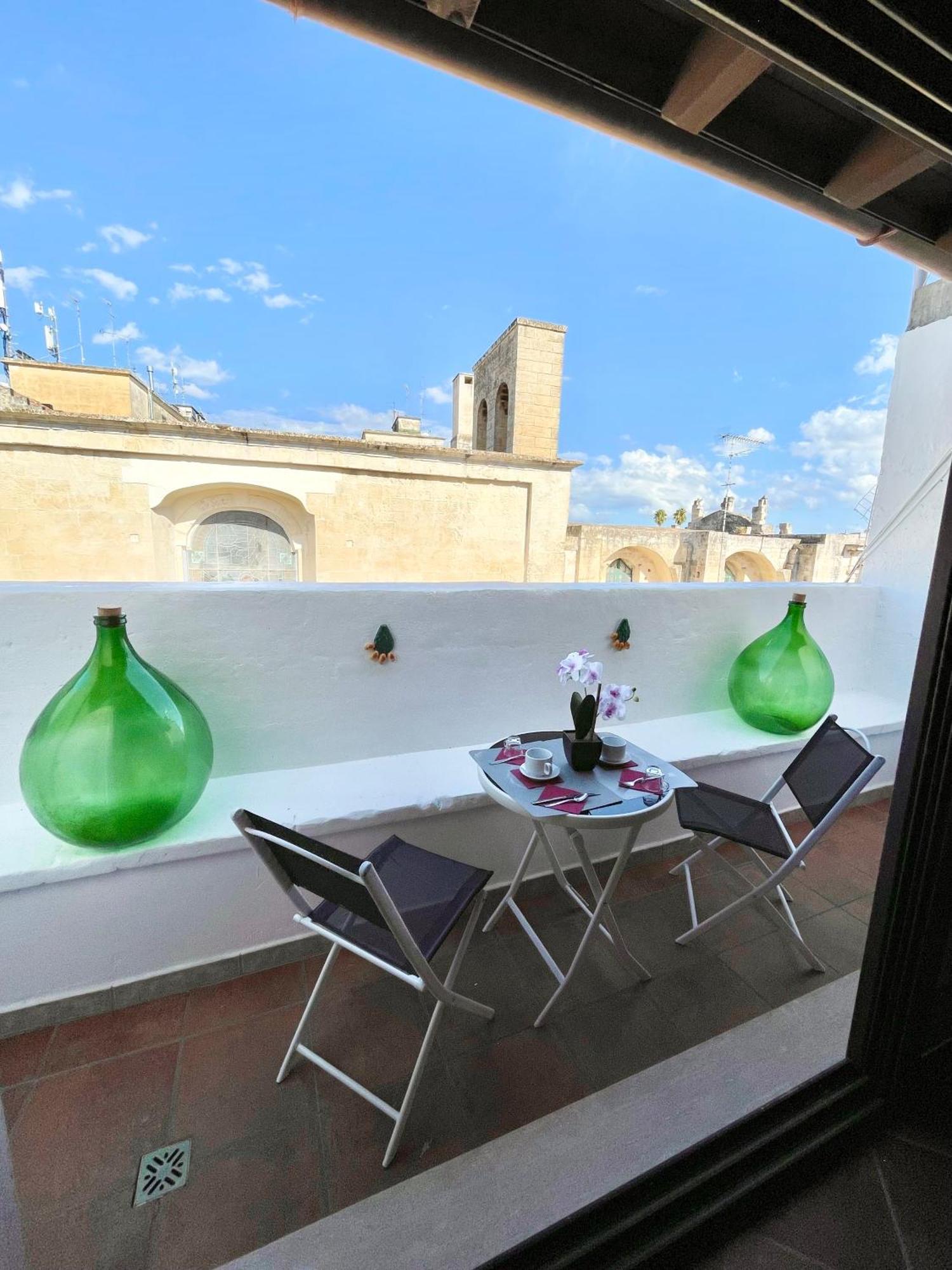 Wineexperience- Wine&Jacuzzi Suite Lecce Exterior foto